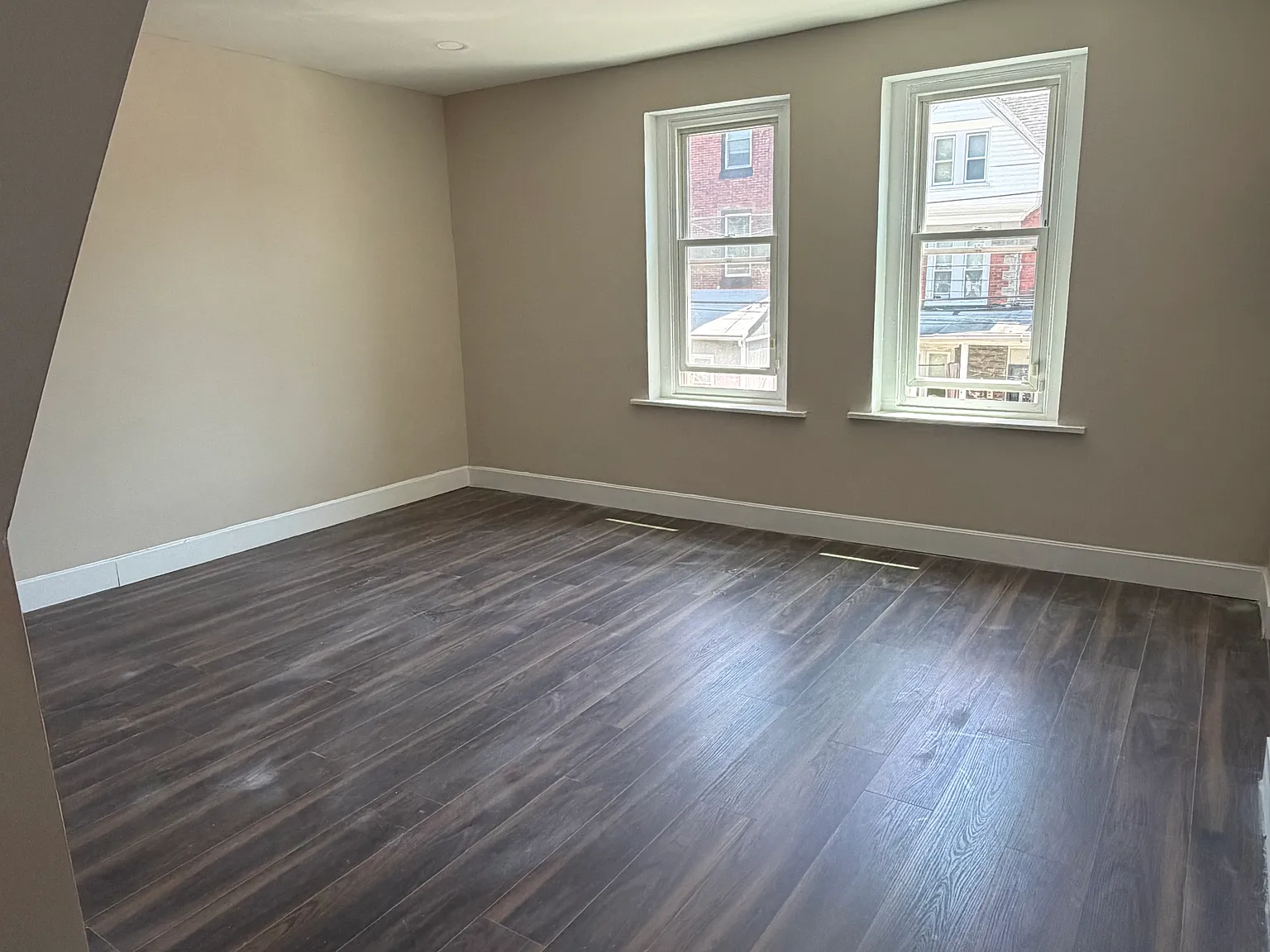 19 E Clapier St — Photo 2