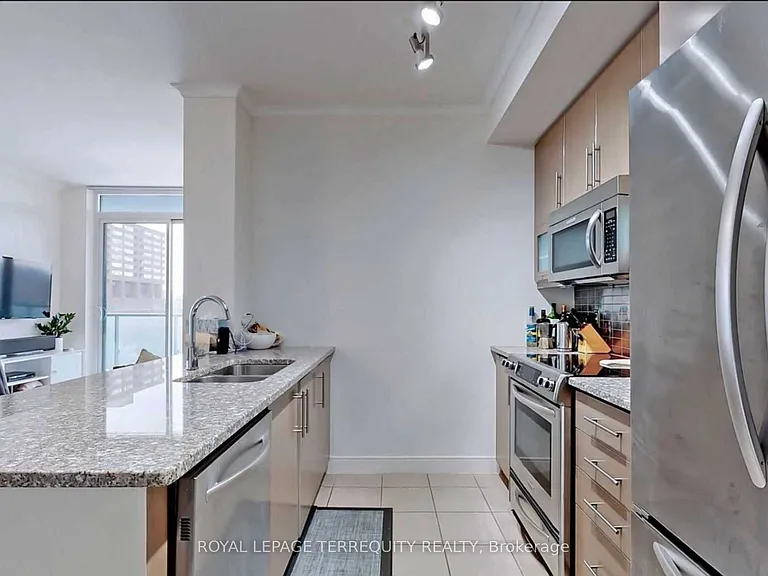 825 Church St #1502 — Photo 9