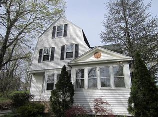 82 West St, Seymour, CT 06483