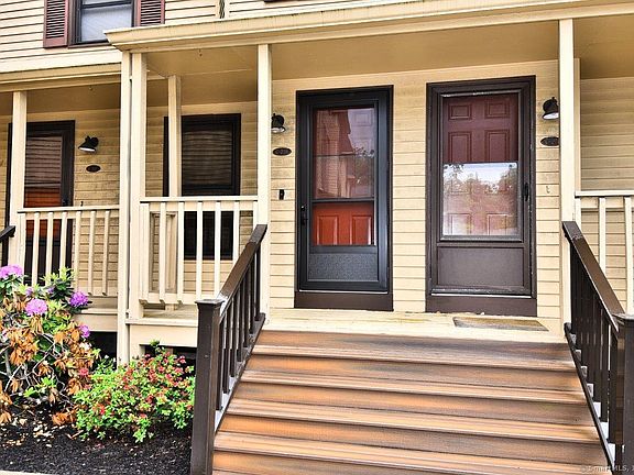 3rd image of 178 Flax Hill Rd APT C203