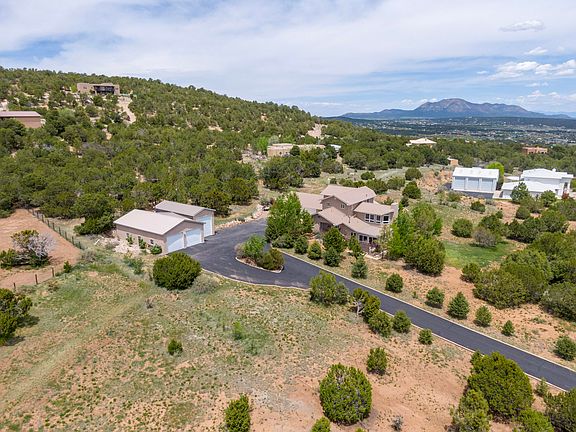 3rd image of 31 Western Saddle Dr