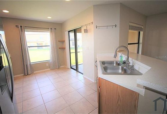 5th image of 2634 Oleander Lakes Dr