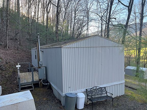 2nd image of 565 Tuskeegee Cir