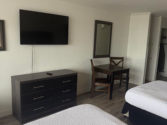 3rd image of 1501 Ocean Blvd. S #521
