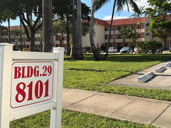3rd image of 8101 S Sunrise Lakes Drive N #204