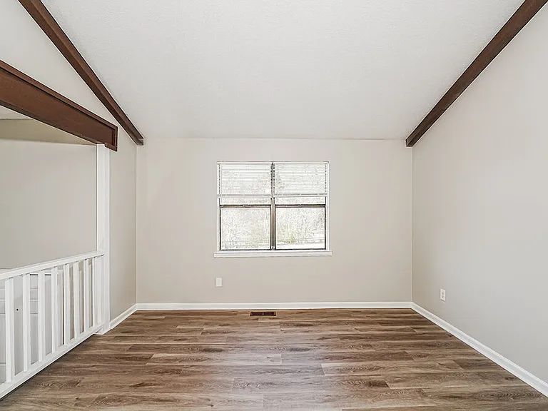 933 Edwards Lake Rd — Photo 5