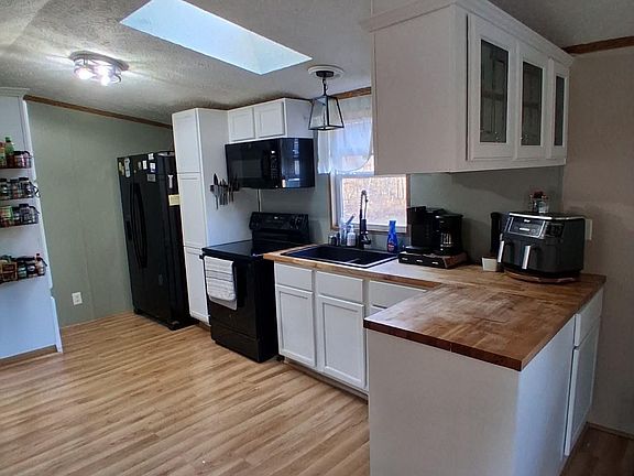 4th image of 8937 Sanders Rd