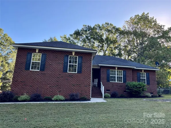 518 N Camden Rd, Wingate, NC 28174