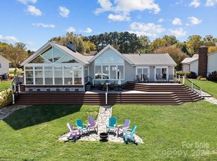 8158 Mountain Shore Dr, Sherrills Ford, NC 28673