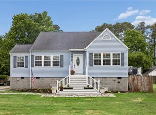 25 Lodge Rd, Poquoson, VA 23662