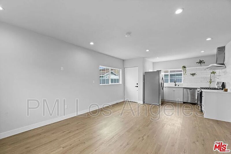 928 1/2 E 57th St, Los Angeles, CA 90011 Zillow