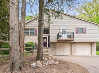 10088 Grubbs Rd, Wexford, PA 15090