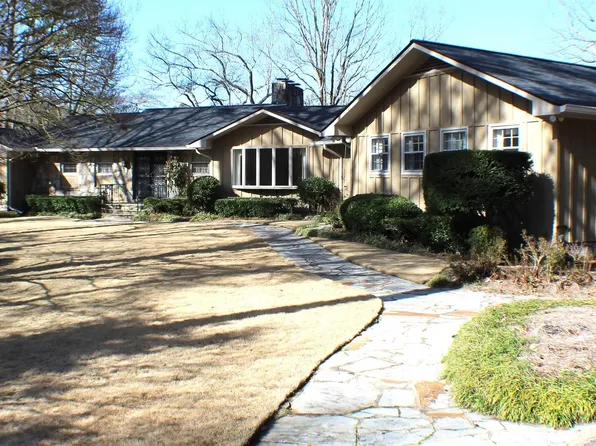 1615 Lakeshore Dr, Anniston, AL 36207