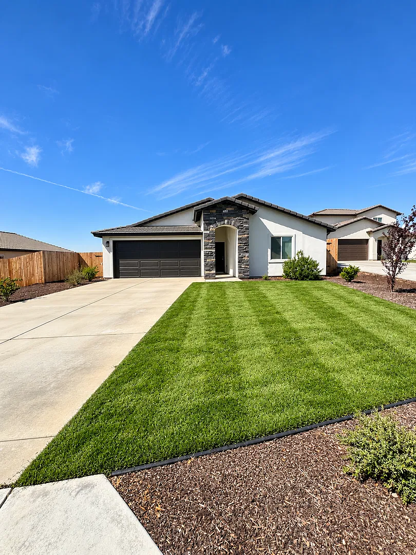 Beautiful New Construction Rental in Bakersfield — Photo 2