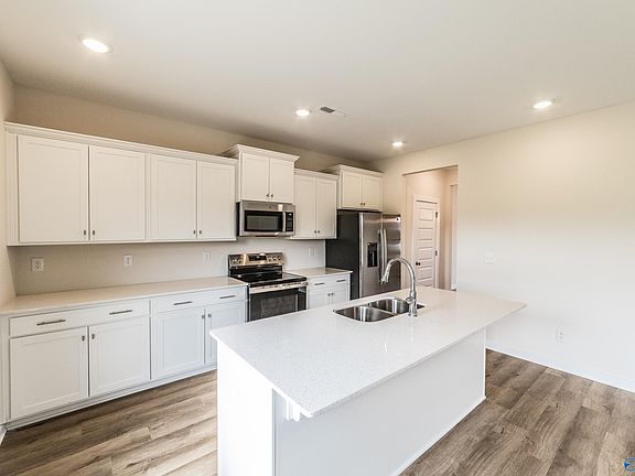 5th image of 147 Flintlock Way