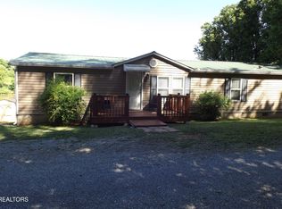 1418 E Pearly Smith Rd, Louisville, TN 37777