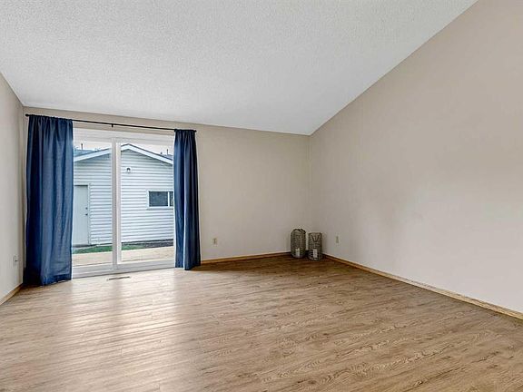 3rd image of 1418 SW Ranchlands Way NW