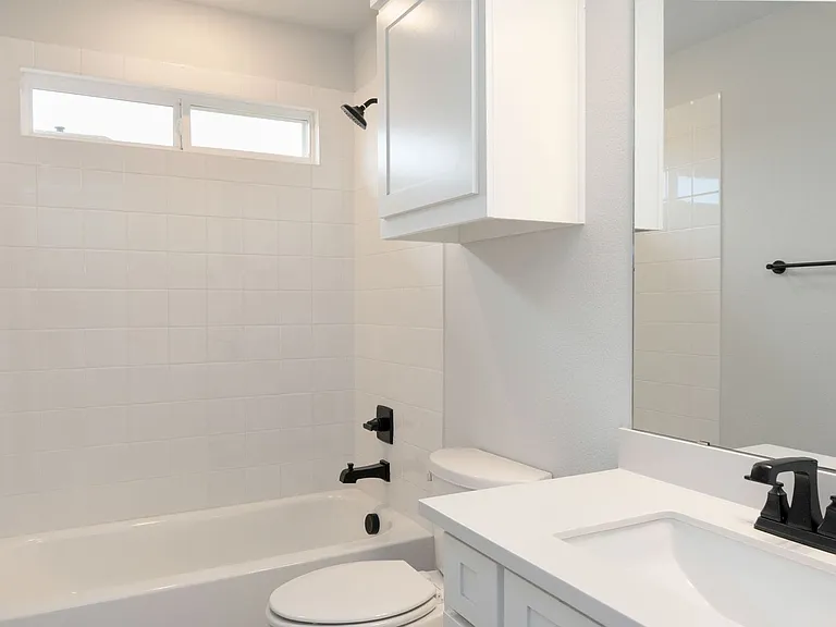 1609 Whisperwood Way — Photo 32