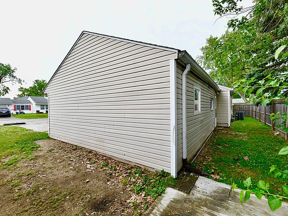 5th image of 6710 E 49th St