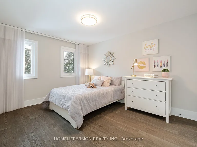 1298 Bunsden Ave — Photo 26