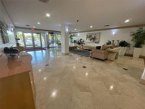 4th image of 1455 N Treasure Dr APT 7C