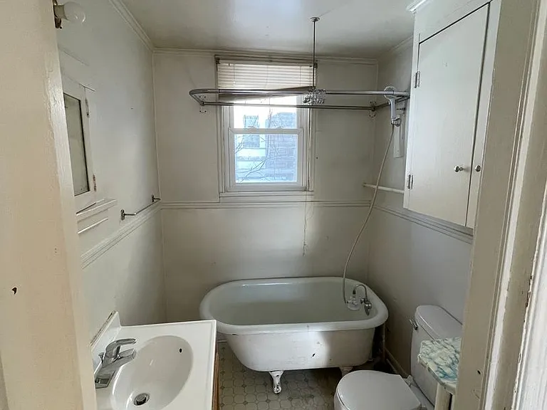 2125 E Superior St — Photo 6