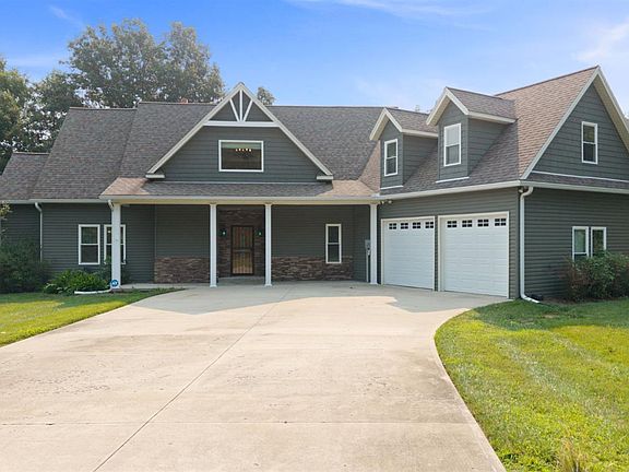 3rd image of 421 Shaker Run Rd