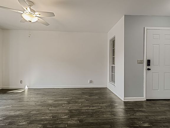 4th image of 124 Brooke Castle Dr