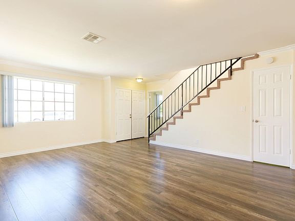 3rd image of 1220 W 164th St APT 1