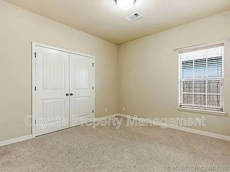 2809 N Fern Ave — Photo 16