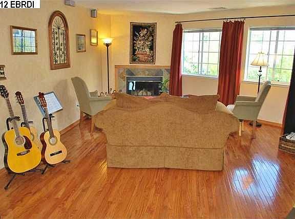 3rd image of 6584 Claremont Ave