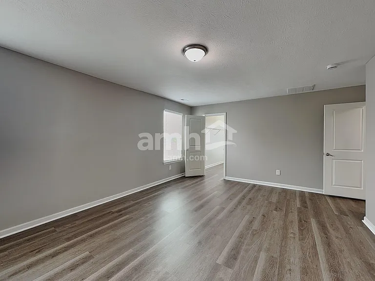 676 Classic Ln — Photo 10