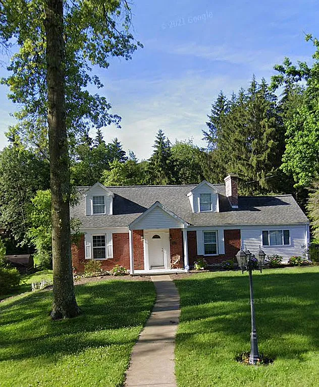 203 Arborwood Dr photo 1