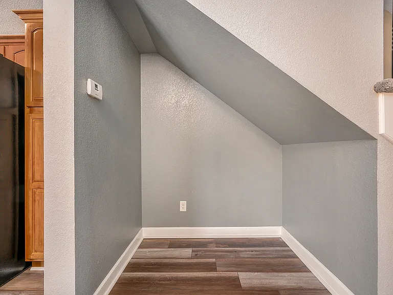 801 SW Peach Tree Ln — Photo 21