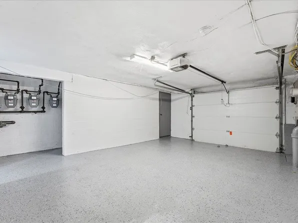 168 Carlton Avenue image 21 of 25