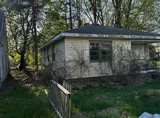 917 Huey St, South Bend, IN 46628