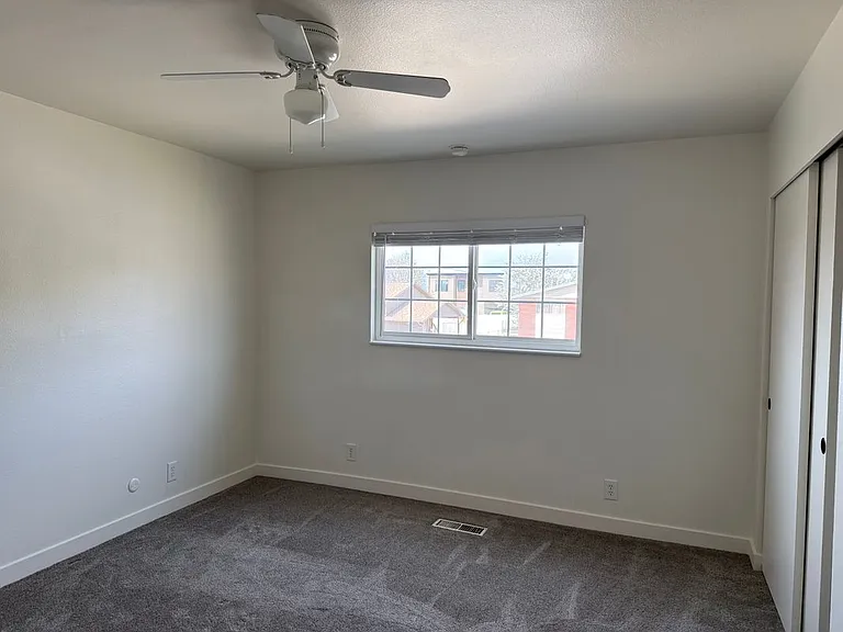 81 W 300 N #TOWNHOUSE — Photo 15