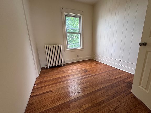5th image of 109 Linden St APT 3