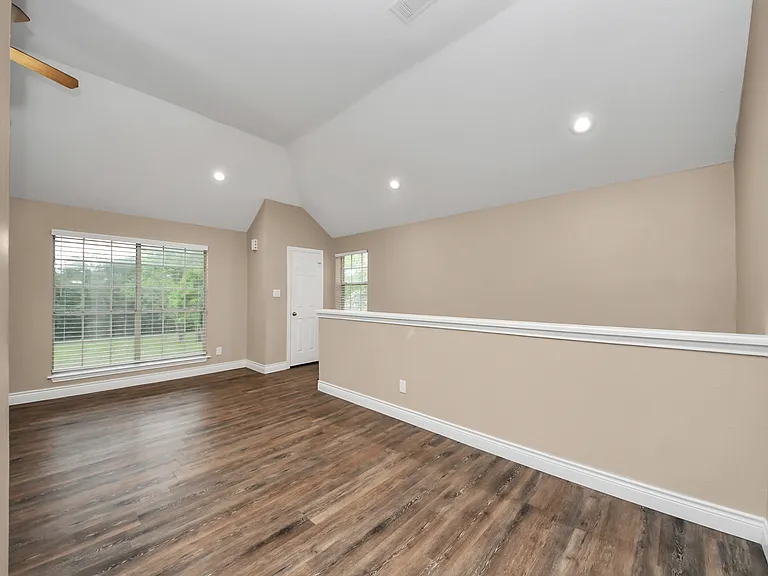 1163 Lovett St — Photo 28