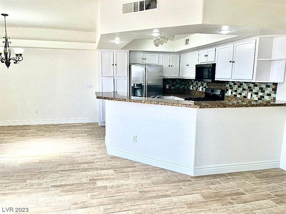3rd image of 6708 Dorita Ave Unit 202