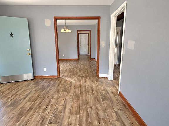5th image of 123 Courtland St