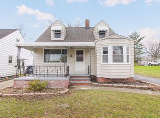 15712 Fernway Dr, Maple Heights, OH 44137