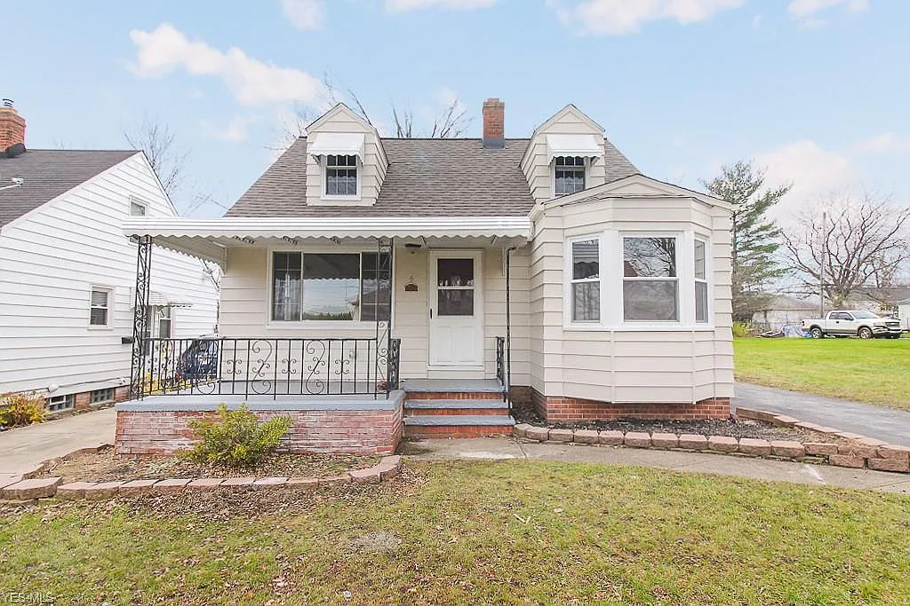 15712 Fernway Dr photo 1