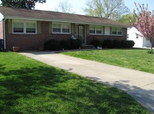 23 Edgemoor Dr, Newport News, VA 23603