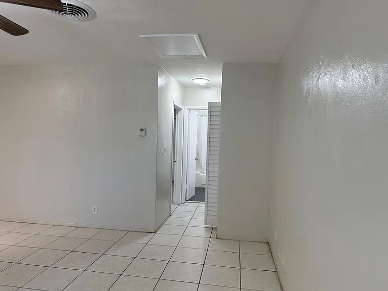 6400 NE 18th Ave #11 — Photo 7