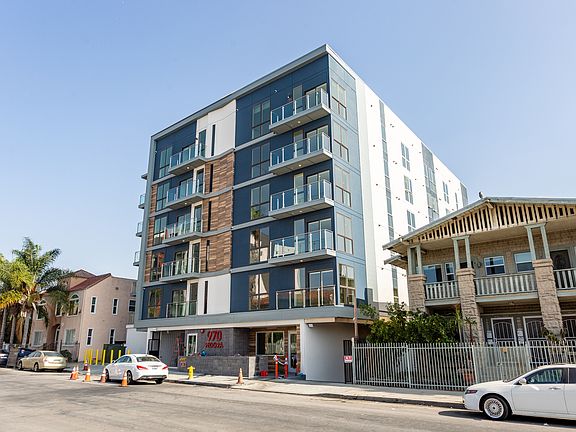 5th image of 970 Fedora St #2a0555154