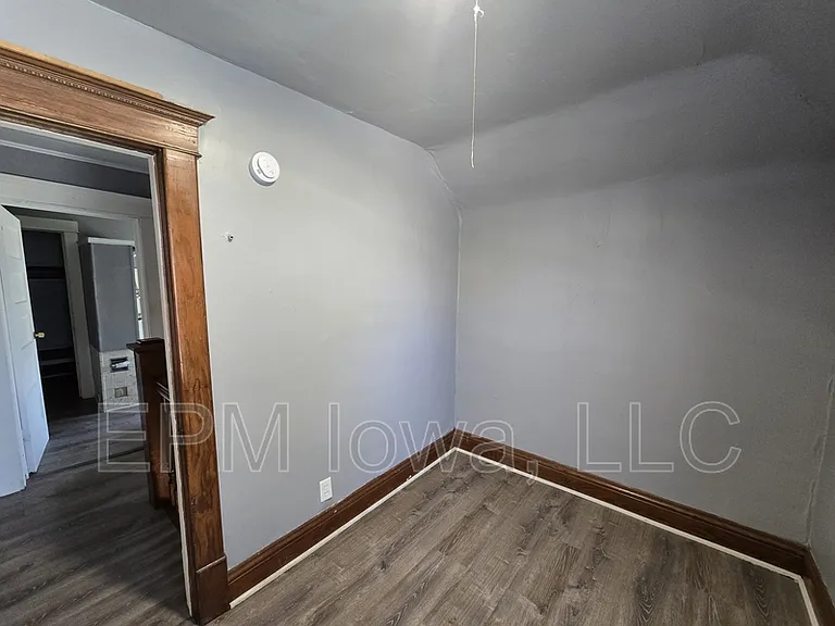 1311 W 2nd St — Photo 14