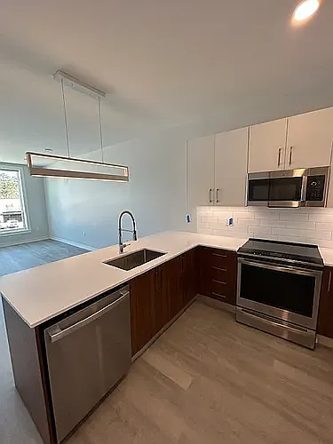 Residences at Sharon Gallery — Photo 72