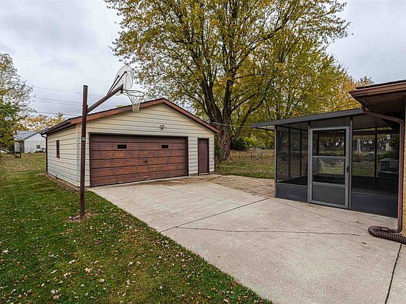 3rd image of 5901 E Carolyn Dr