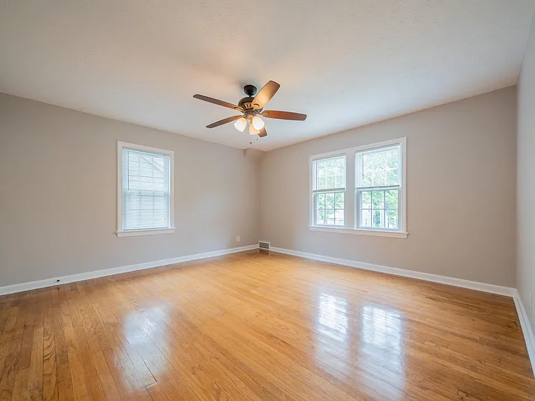 1200 Brentwood Rd — Photo 18